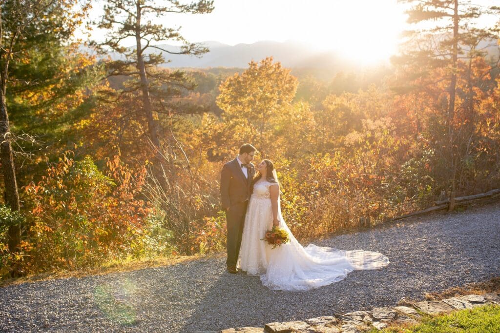 Asheville Wedding Photographer |  Asheville wedding in the fall;  Discover how to capture the magic of golden hour for fall weddings in Asheville. 